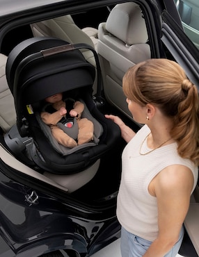 Autoasiento Nuna compatible con la base Next, el capazo Cari Next y la silla Todl Next Pipa Next