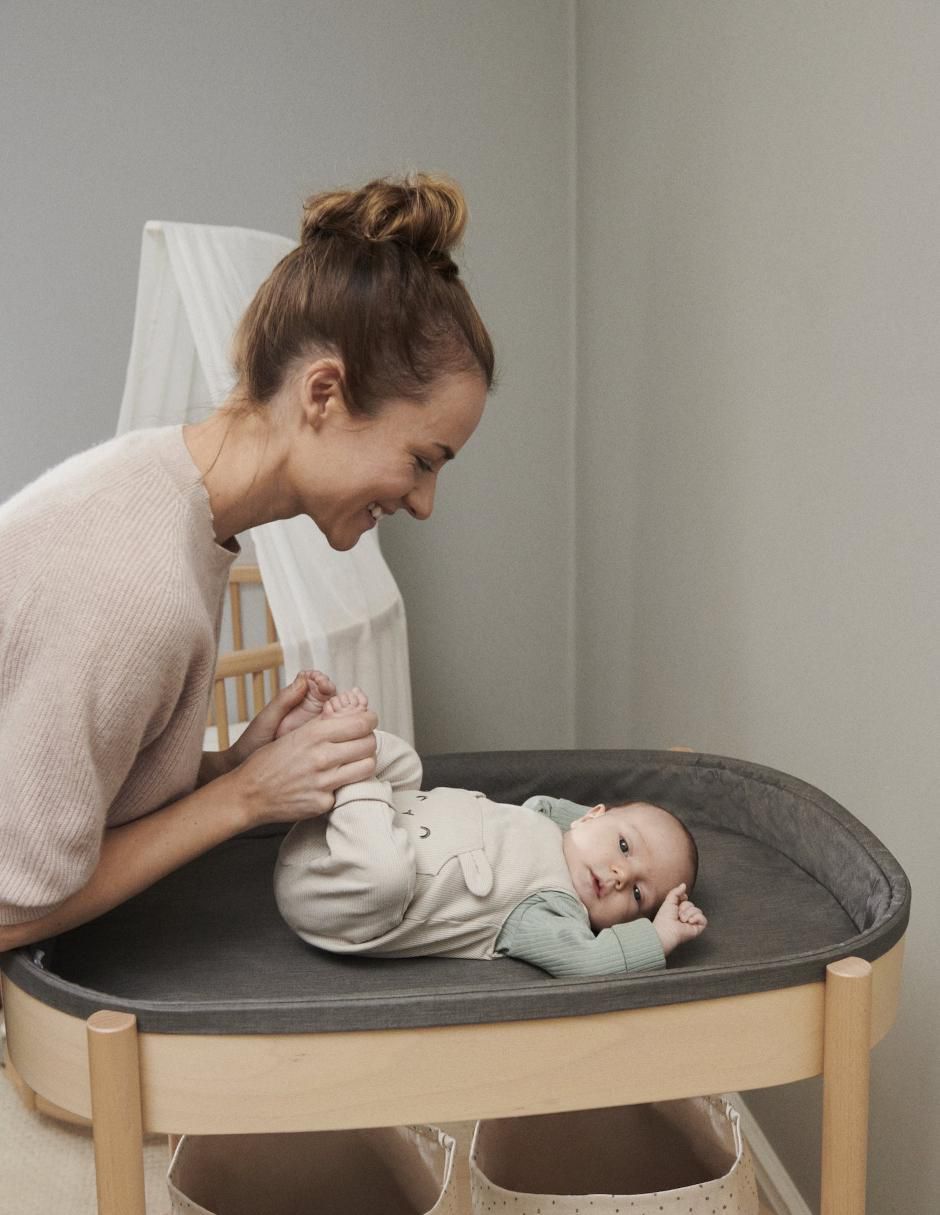 "cambiador" stokke sleepi "de" madera haya "para" bebé unisex