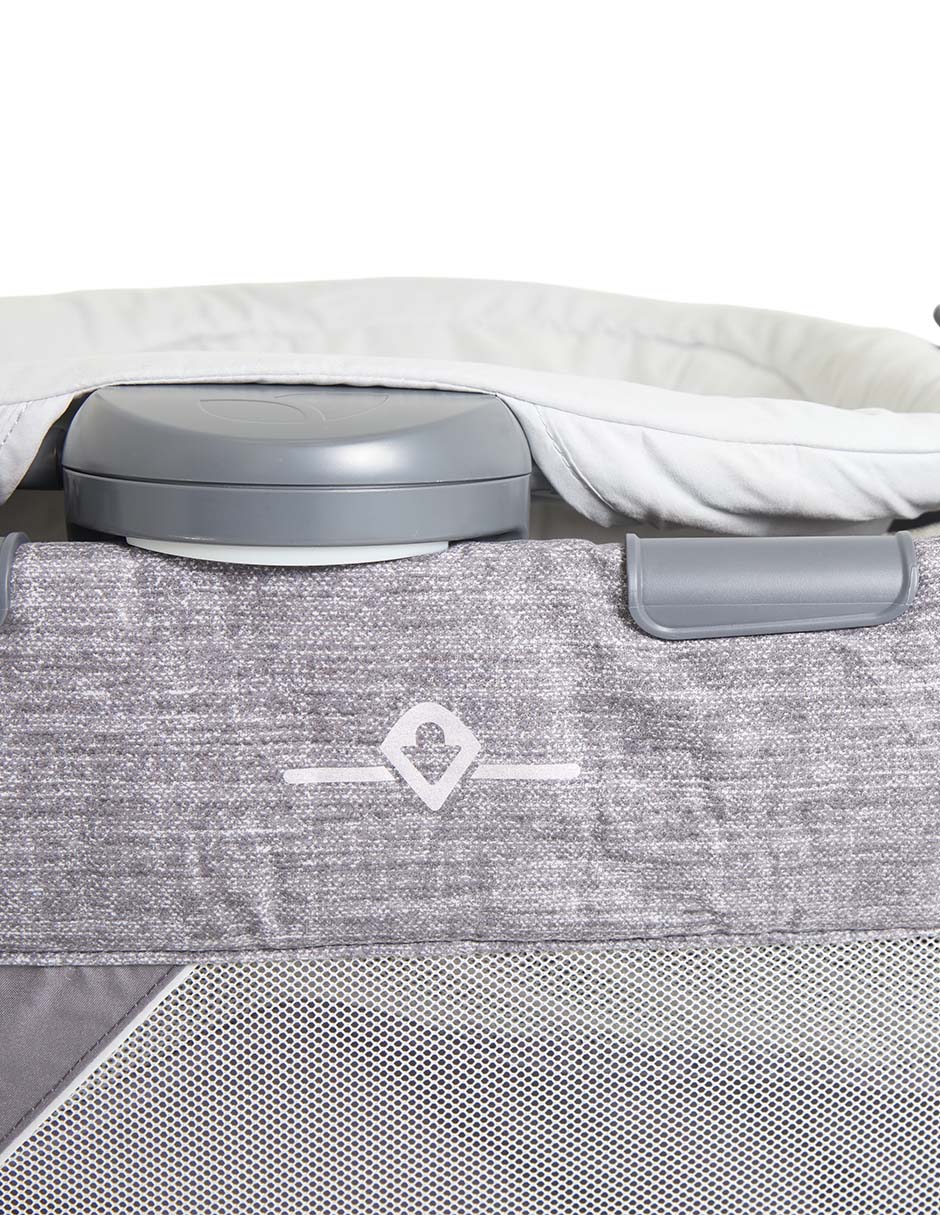 Cuna de viaje Commuter™ change & Snooze 3